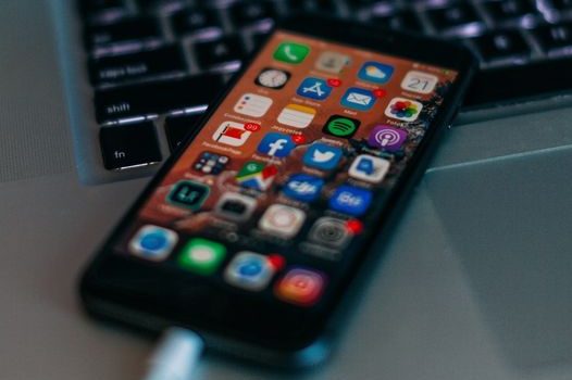 More consumers turn to social media to discover new products and brands | DMX Marketing Experts