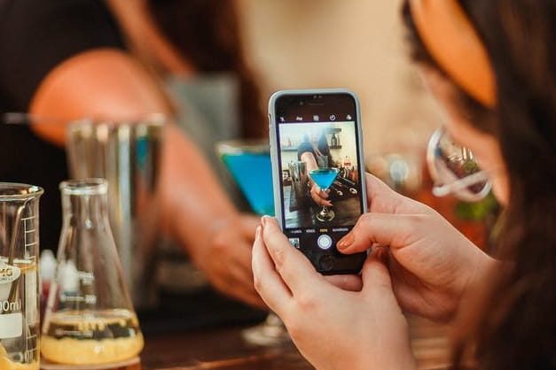 Looking to better connect your audience with your brand? Time to take them behind the scenes | DMX Marketing Experts(1) Looking to better connect your audience with your brand? Time to take them behind the scenes | DMX Marketing Experts