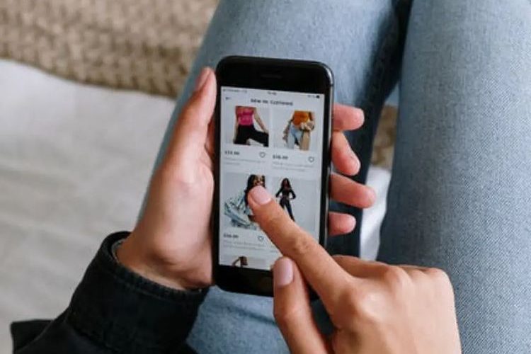 Knowing what products consumers are looking for with social commerce is vital Knowing what products consumers are looking for with social commerce is vital